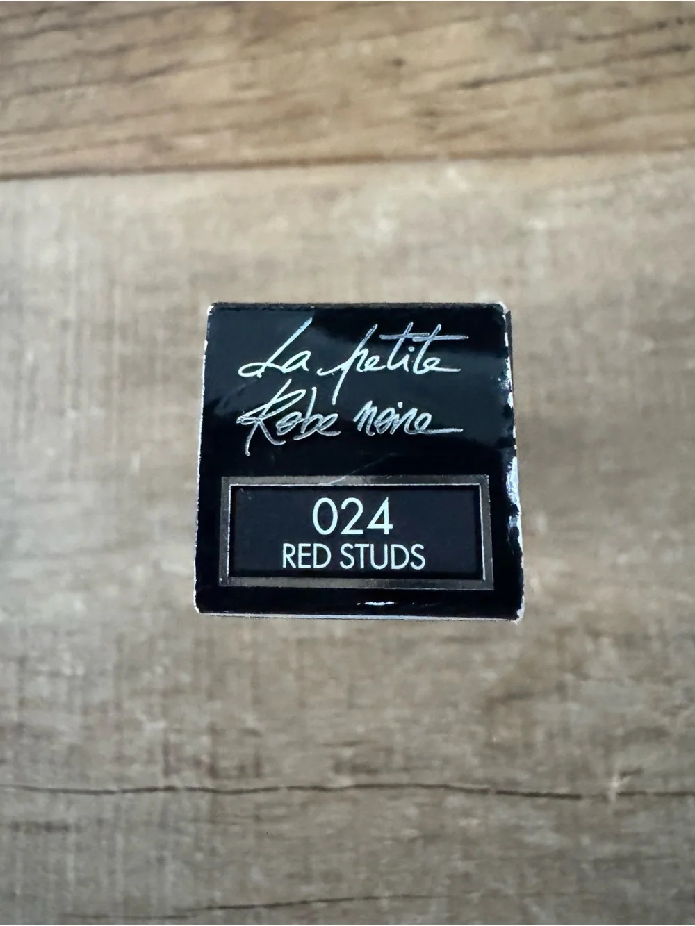 NEW in box Guerlain La Petite Robe Noire Shiny Lipstick ~ 024 Red Studs
